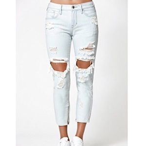 Kendall & Kylie midrise girlfriend jeans size 24!!